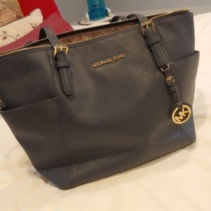 Authentic Michael Kors collection pocketbooks